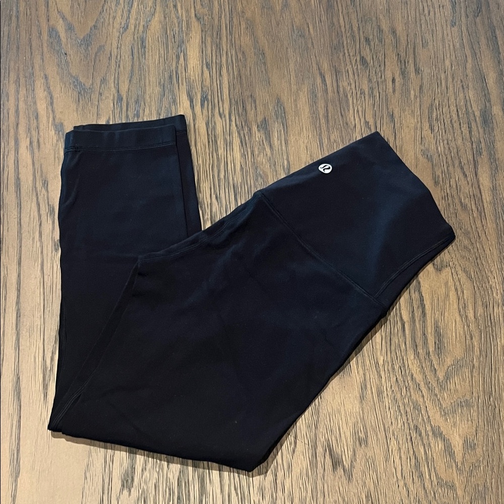 Never Worn! Lululemon Athletica Black Cropped Align Leggings